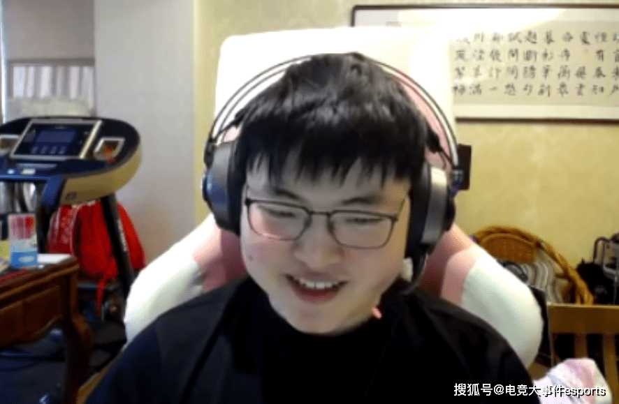 海星体育-包含Uzi在湖人比赛中战术调整，势不可挡引发热议！的词条